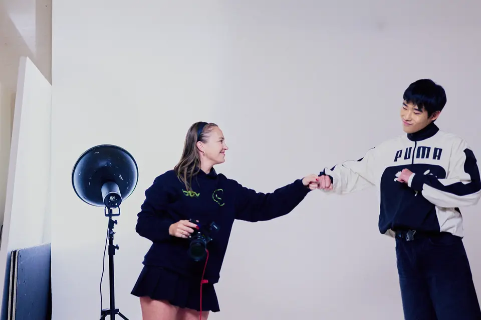 Photographer Alex Drewniak with a Man model