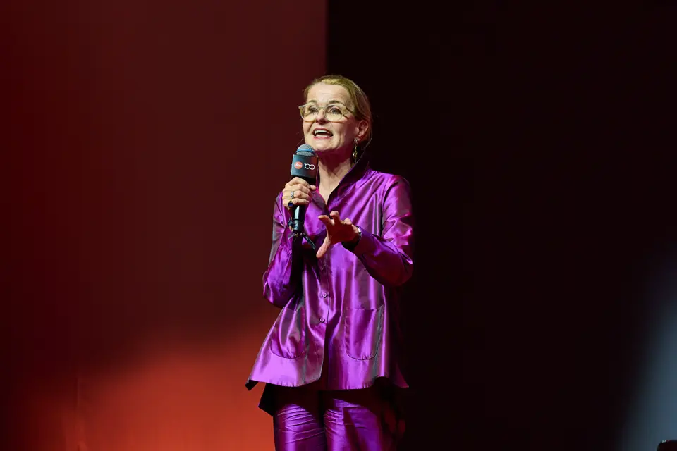 Karin Rehn-Kaufmann holding a speech on the Century Event in Wetzlar