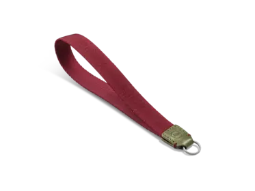 18572_D-Lux 8_wrist-strap-olive-burgundy_1920px.png