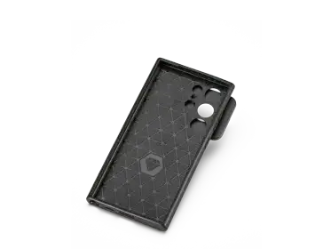 Leica-Ollin_Snapcase-Samsung_noPhone_sRGB_1920x1440.png