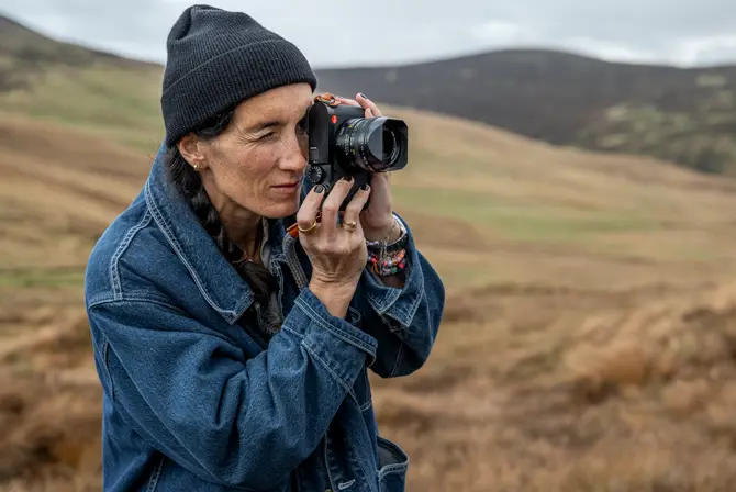 Nina Davidson with her Leica Q3
