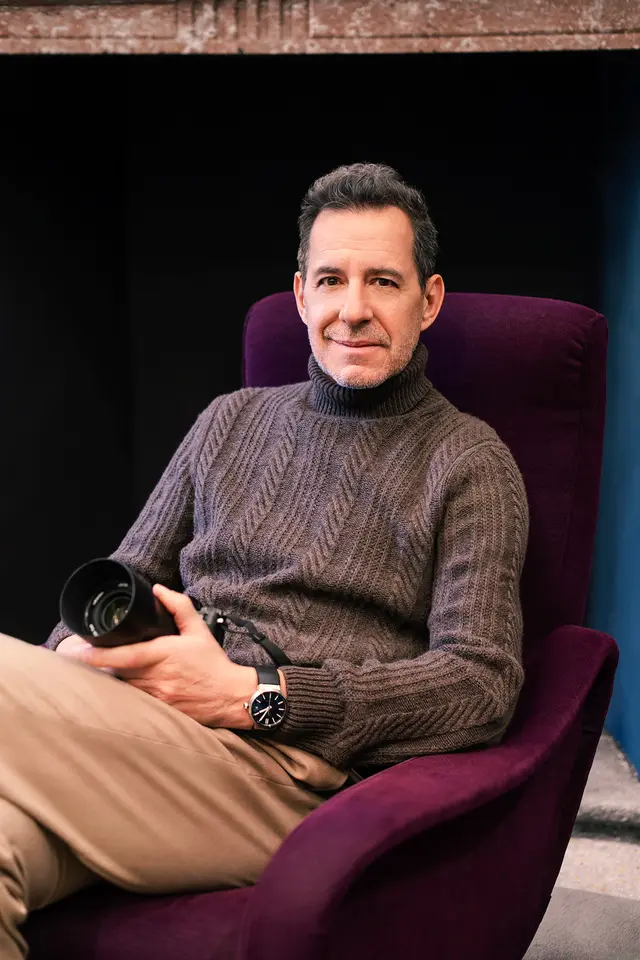 Stefano Guindani with a Leica SL3-S backstage