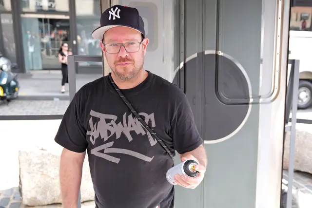 Street art with artist Stash