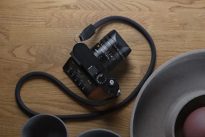 leica_q3_ambient_top_02.jpg