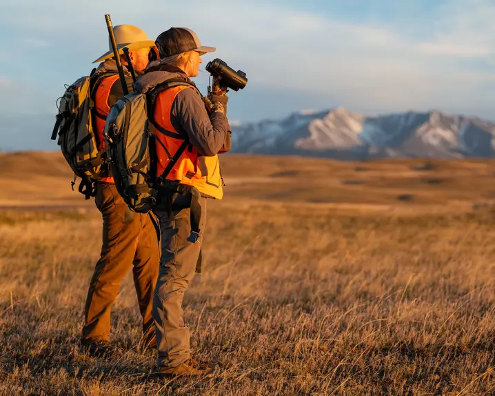 Two-hunters-on-the-prairie