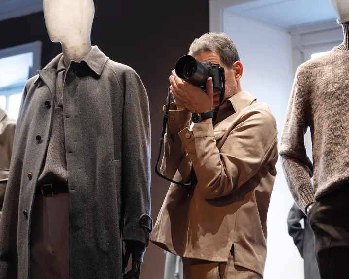 Stefano Guindani with a Leica SL3-S backstage