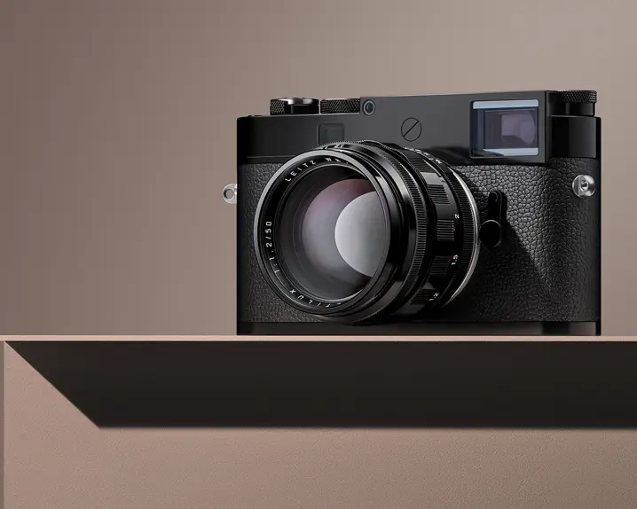 Leica M11 Glossy on a table.