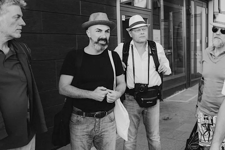 Photo of Fulvio Bugani and participants during a Photowalk