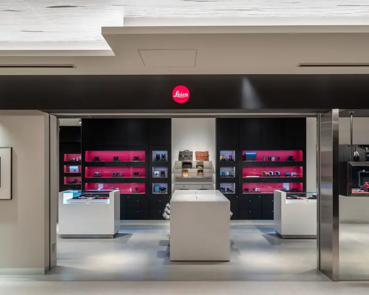 Leica Store Ginza Six outside