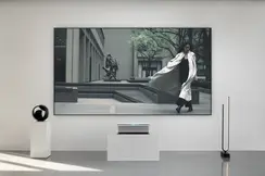 Leica Cine 1 in front of the screen in Living Room