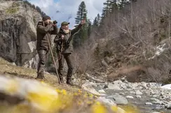 Two-hunters-in-the-mountains