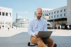 Leica employee