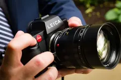 hand holding SL2