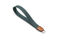 18571_D-Lux 8_wrist-strap-cognac-petrol_1920px.png