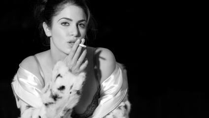 nikki reed