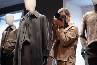 Stefano Guindani with a Leica SL3-S backstage