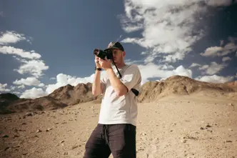 Levin Mundinger Fading Threads Profile 01