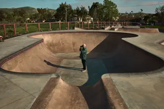 Jaime Fernandez with his Leica SL3-S inside a skate pool