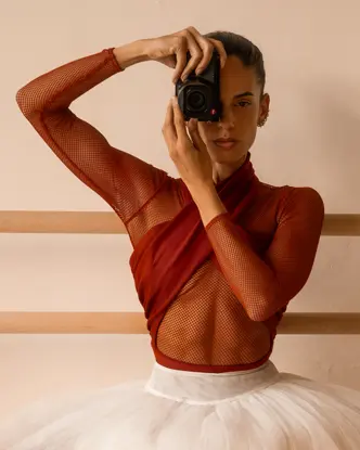 Kylie shea with a leica camera