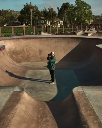 Jaime Fernandez with his Leica SL3-S inside a skate pool