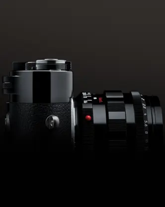 Leica M in black shadow 
