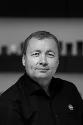 Jörg Henzen, Store Manager