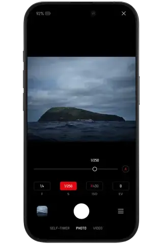 Mockup of Leica FOTOS App remote camera control