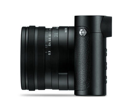 Leica+Q2+Monochrom_LEFT.jpg