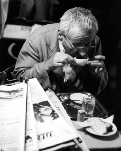 Regular-guest-in-café-Hawelka,-Vienna.jpeg