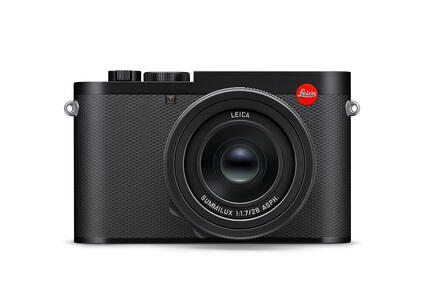 Leica Q3 front