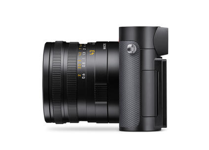 Leica Q3 43 left.