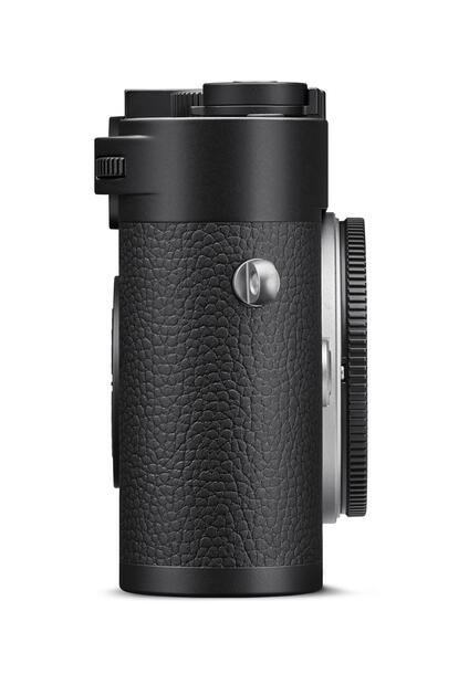 Leica M11-D right.