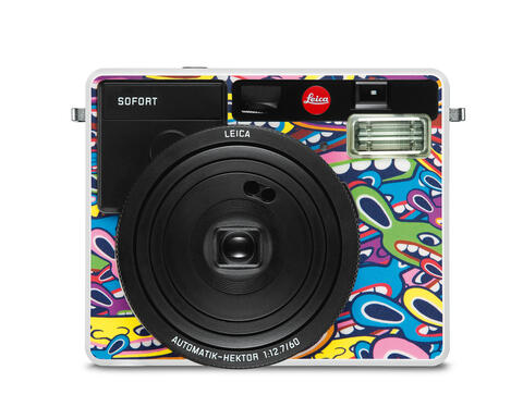 Leica-Sofort_Limoland_front-on_RGB.jpg Leica-Sofort_Limoland_front-on_RGB.jpg
