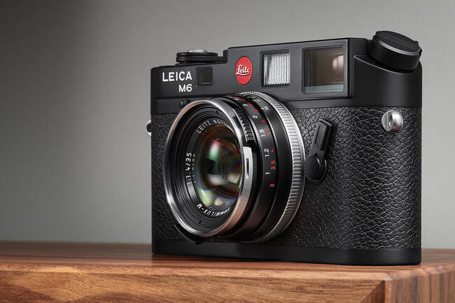 Leica Summilux-M 35 f/1.4 on Leica M6.
