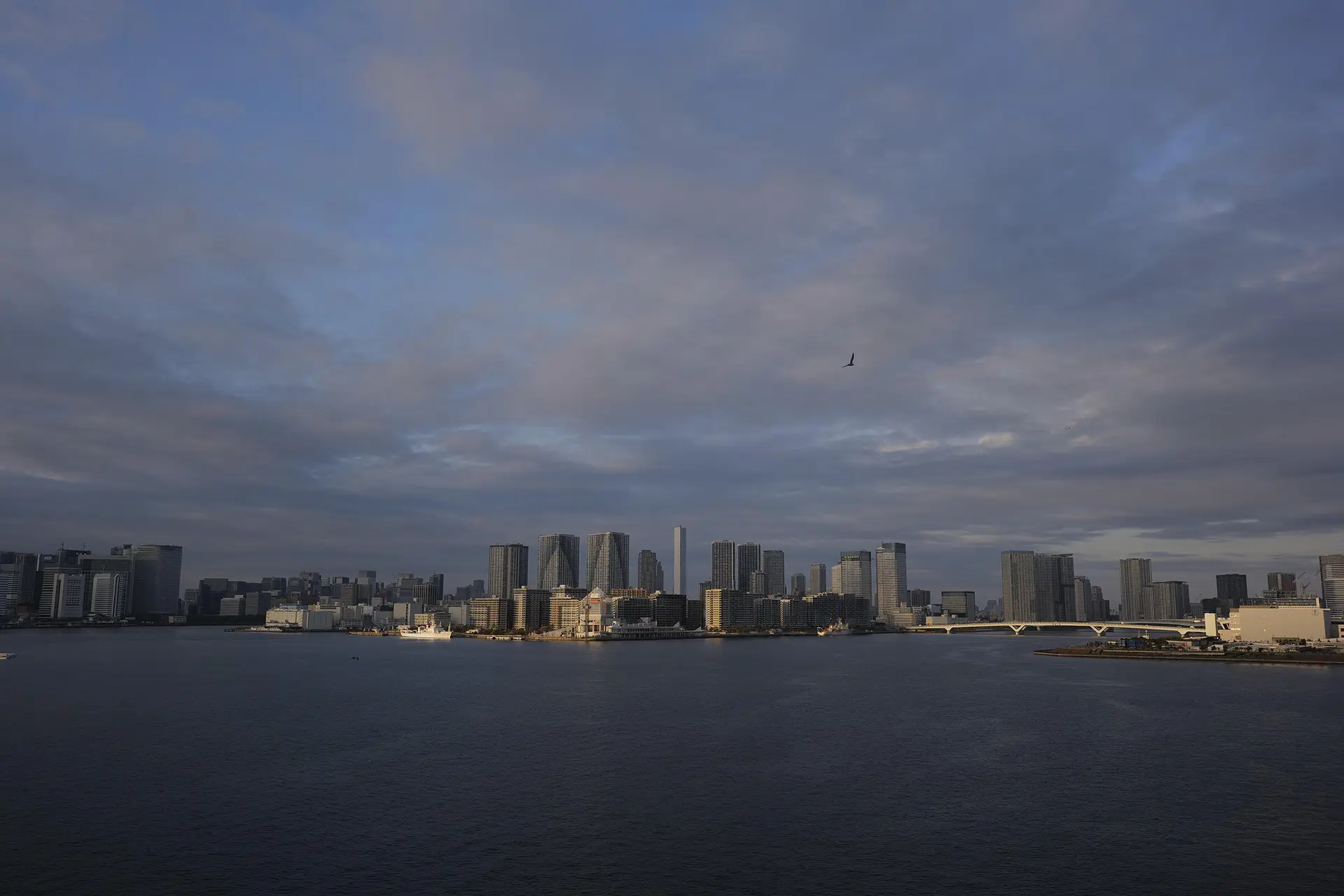 L1060614_f2_1_3200sec_ISO100_28mm_reference